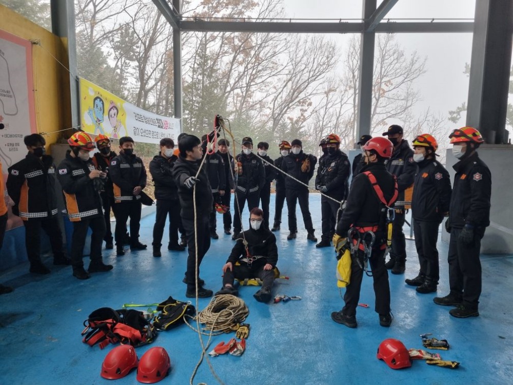 ▲  유월드 리프트 인명구조훈련 