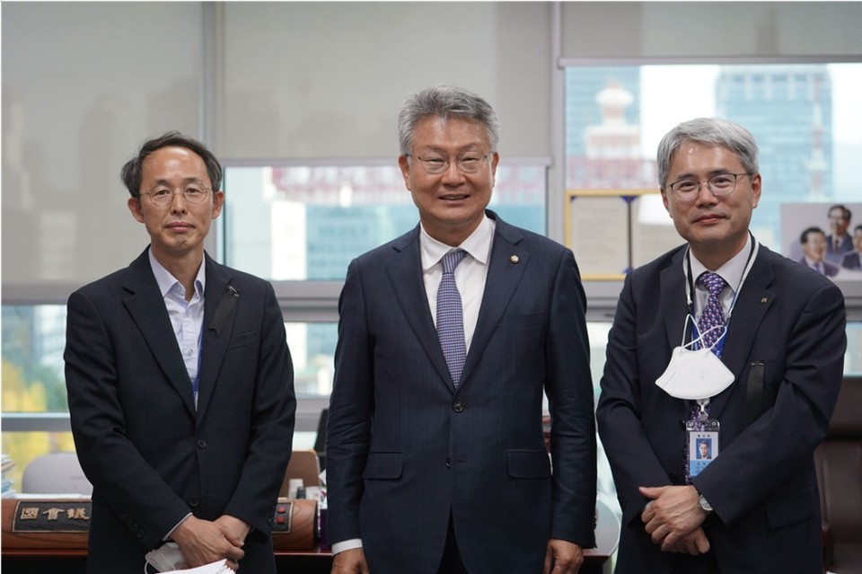 ▲ 윤희성 한국수출입은행장을 면담한 김회재 국회의원