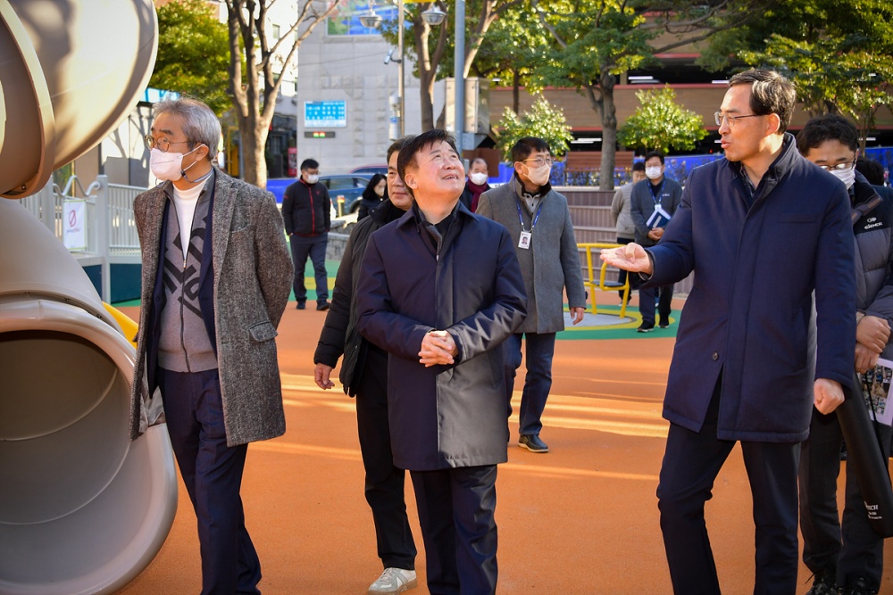 ▲정기명 시장이 주요 시책사업 현장 3개소를 방문해 추진상황을 점검했다.