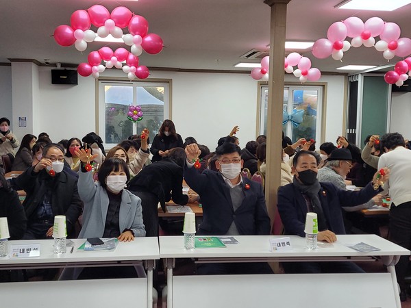 ▲ ⓒ 내빈들과 참석자들의 체험활동 참여 사진