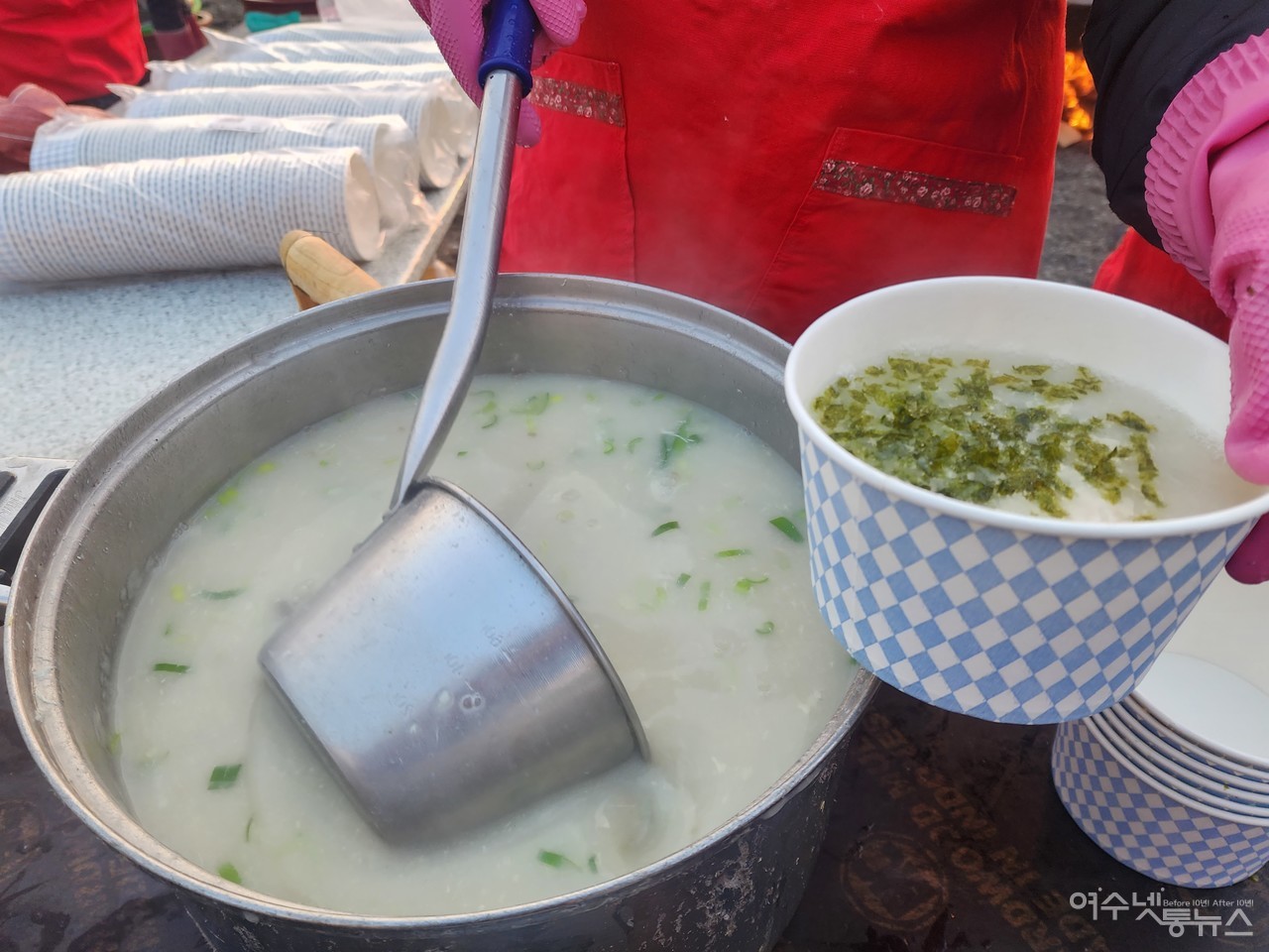 ▲ 코로나 이전을 회복한 만성리 새해 떡국 한그릇 ⓒ심명남