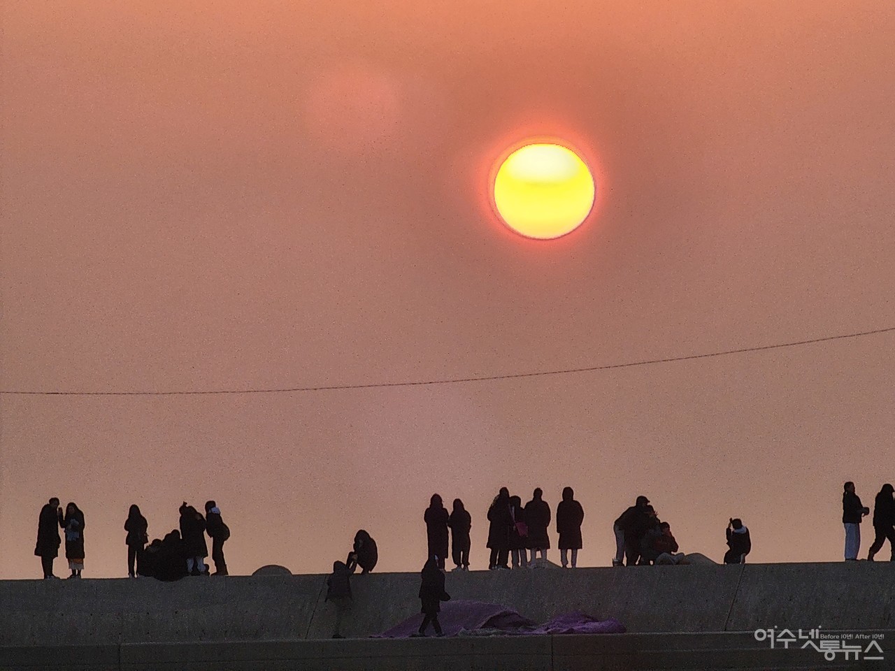 ▲ 힘차게 솟아오른 만성리 새해 일출 ⓒ심명남