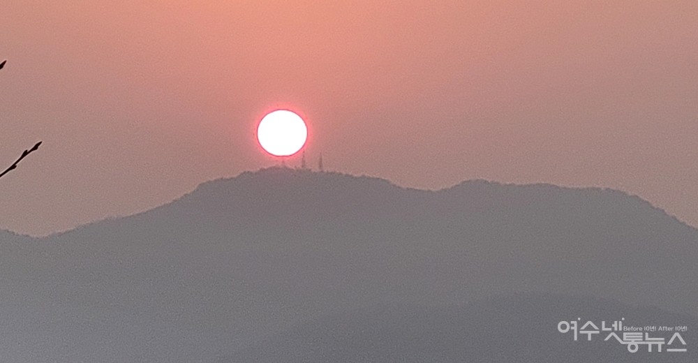 ▲ 2023년 떠오른 붉은 해