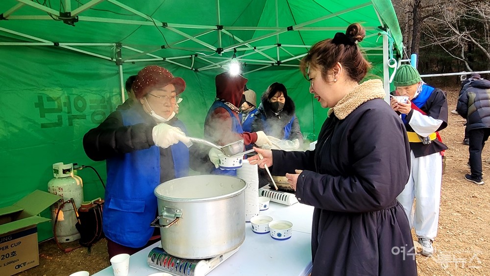▲  3년만에 떡국나눔행사도 열렸다.