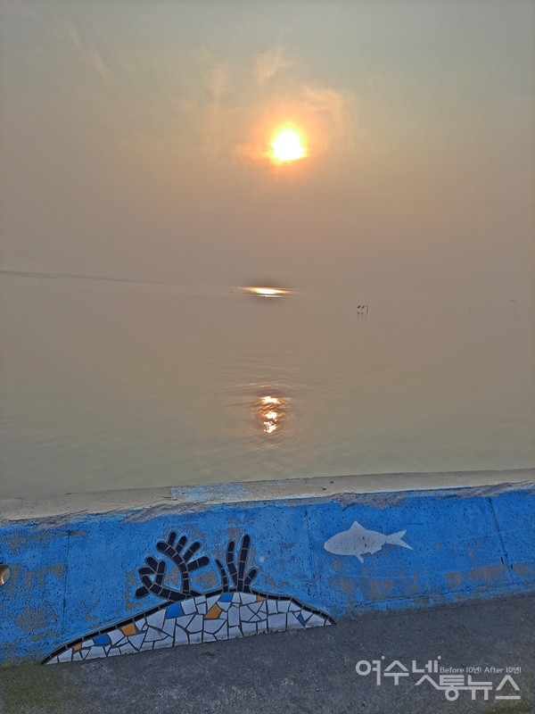 ▲해가 저문다. 소박한 섬달천은 노을이 아름답기로 유명하다. ⓒ조찬현