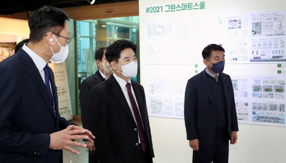 ▲ 전남교육청 그린스마트스쿨 설계곰모 당선작 전시회