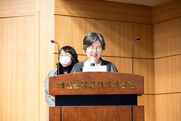 ▲  북뮤직 콘서트 시작을 알리며 인사말을 하는 CMAK 정혜경 이사장 모습 ⓒ오문수 