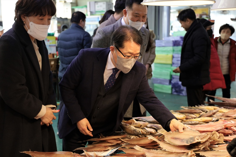 ▲ 전통시장 방문한 서금열 교육감