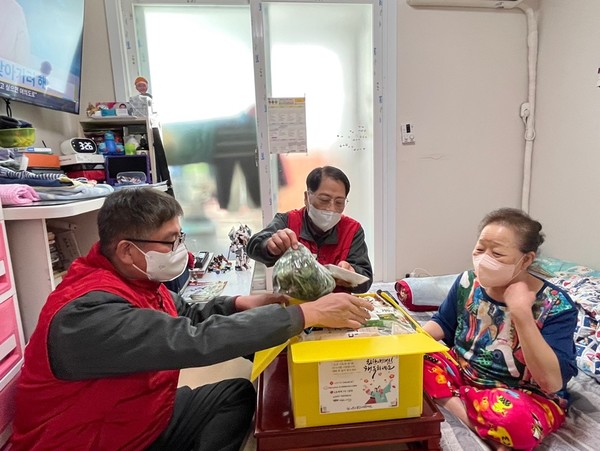 ▲ 가정에 전달된 행복꾸러미