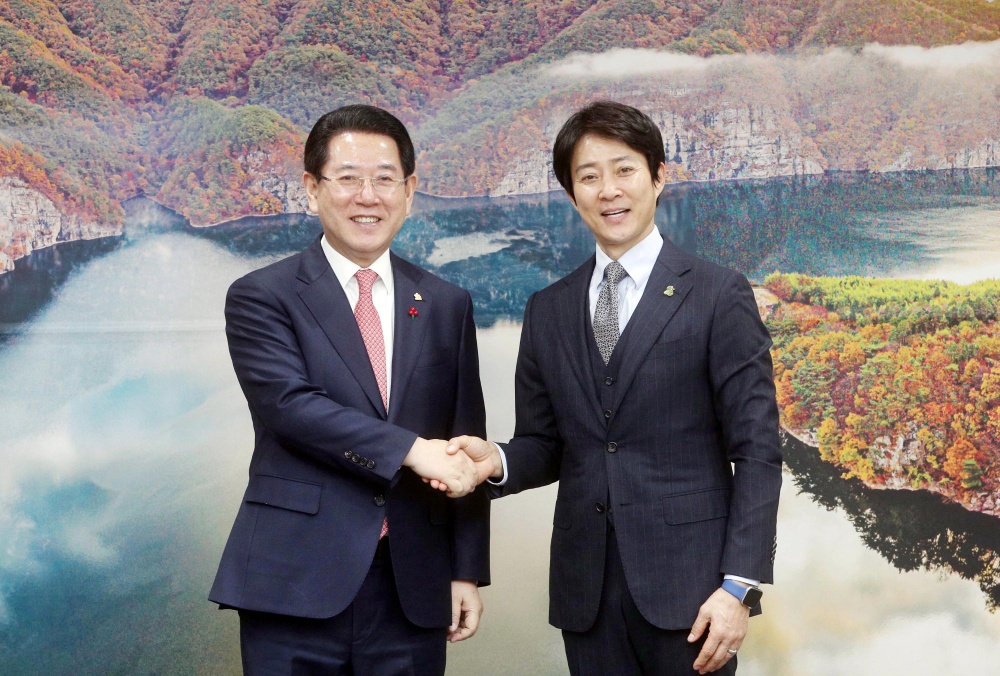 ▲ 김영록 도지사와 최수종 전남영상위원회 운영위원장