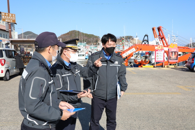 ▲ 박제수 서장이 다중이용선박 항로를 점검하고 있다.