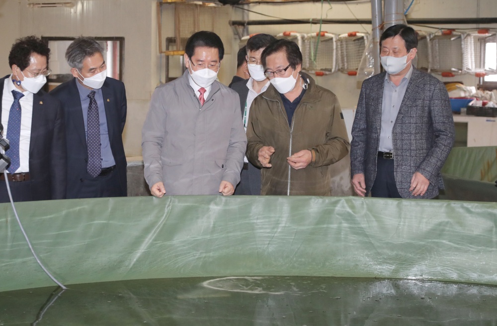 ▲ 농어업 전기요금 인상분 지원- 고흥 녹동 남부수산 방문