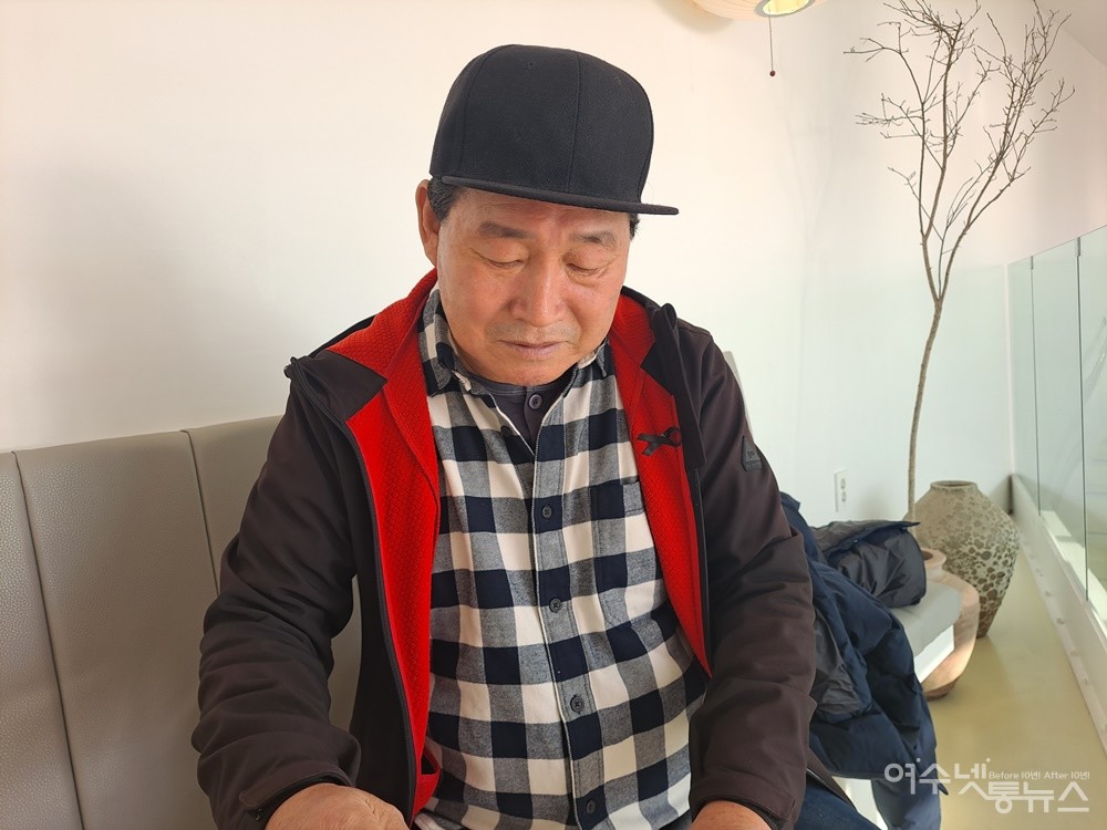 ▲사진작가 정종현씨다. 섬달천 어느 멋진 날 카페에서 그를 만났다.  ⓒ조찬현