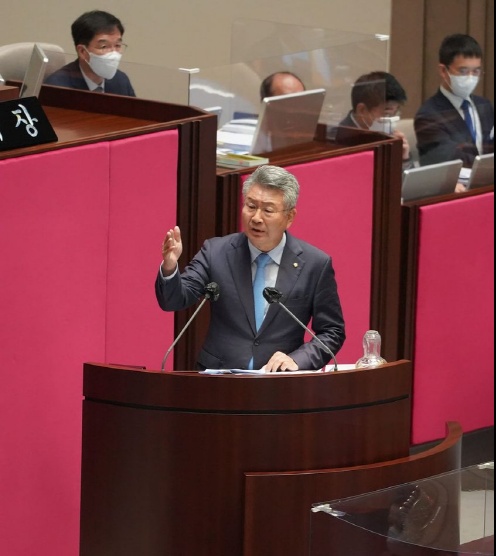 ▲대정부 질문하는 김회재 국회의원