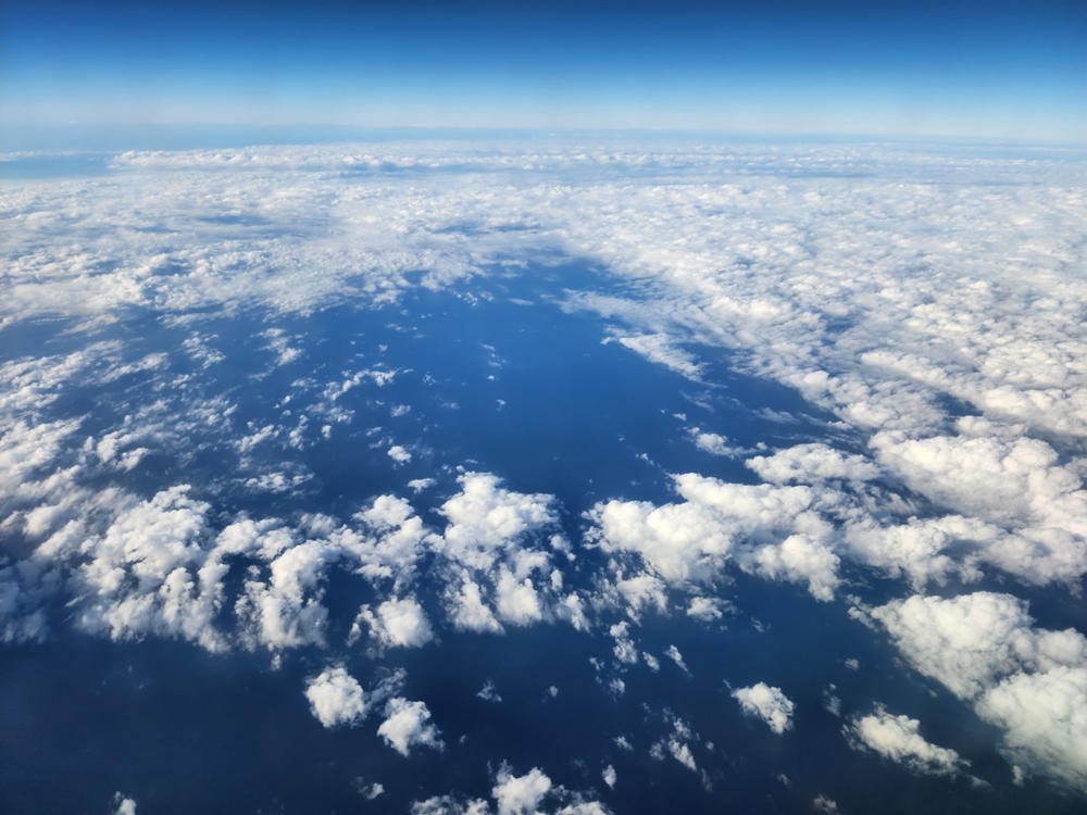 ▲바다는 물을 거역하지 않는다. 지성인이여! 졸장부의 삶을 더이상 살지 말라.