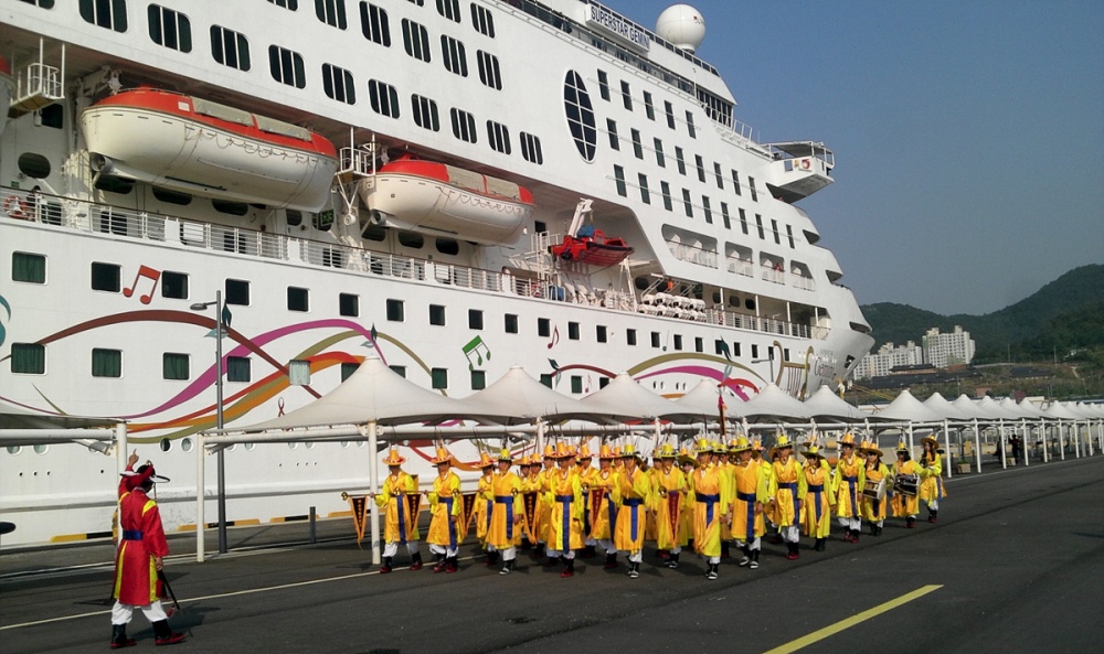 ▲여수항 크루즈 입항 환영식