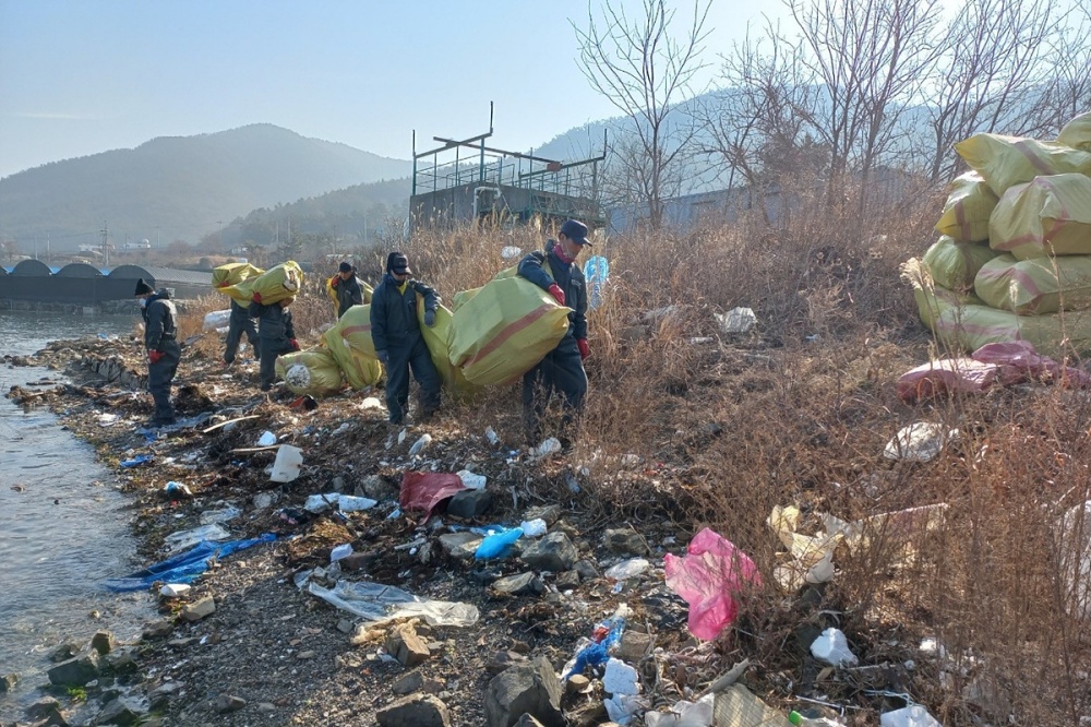▲ 해양쓰레기 수거‧처리 모습