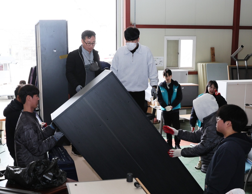 ▲ GS칼텍스 여수공장이 기증한 가구