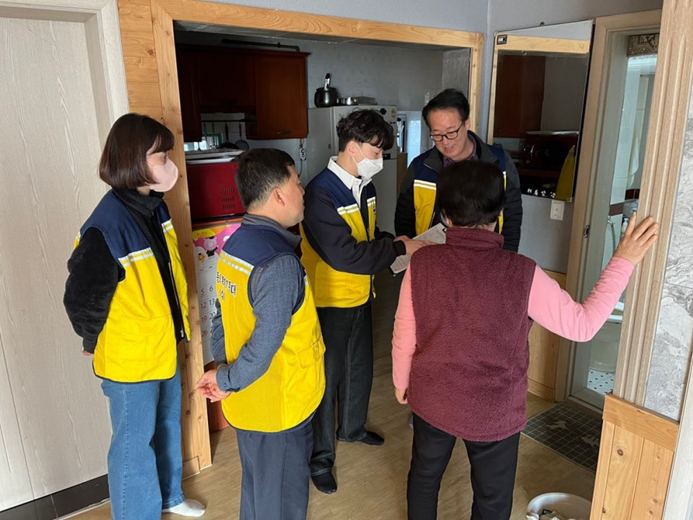 ▲  취약계층 집수리 지원대상자 전수조사