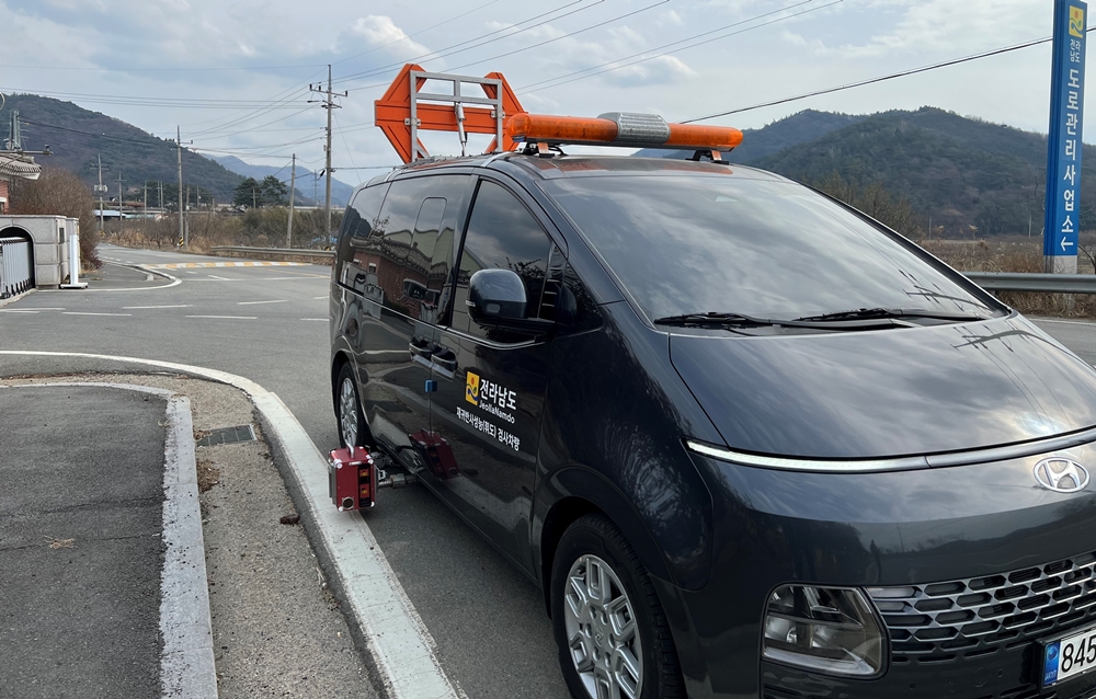 ▲ 차선 반사성능 검사장비