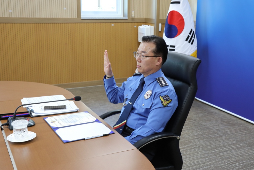 ▲박제수 서장이 반부패.청렴실천 결의 선서를 하고 있다.