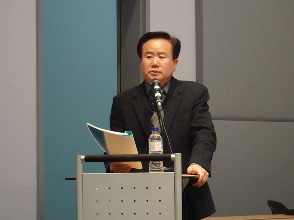 ▲ 여수세계박람회장 공공활용 시민토론회 좌장을 맡은 이상훈 정부이관위원회 위원