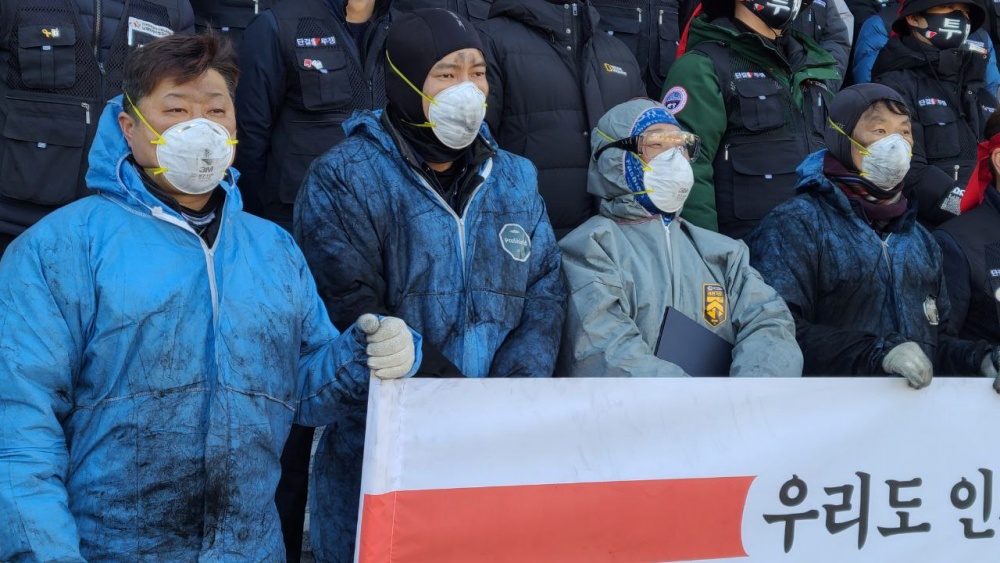 ▲ 노동자들은 외친다. "우리는 인간답게 살고 싶다" 