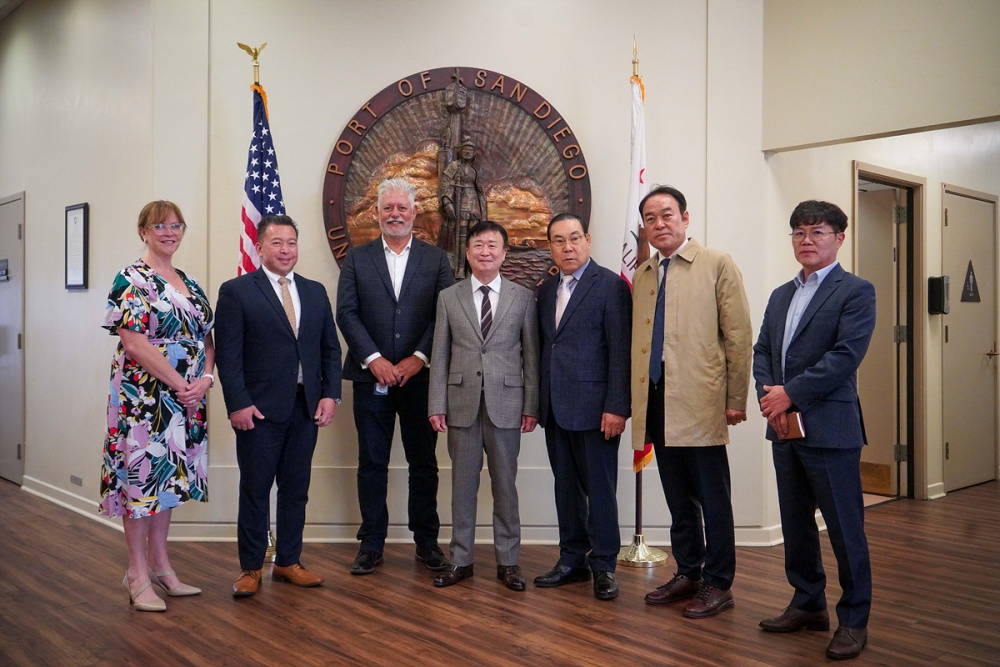 ▲미국 샌디에이고 항만청을 방문한 여수시 홍보단