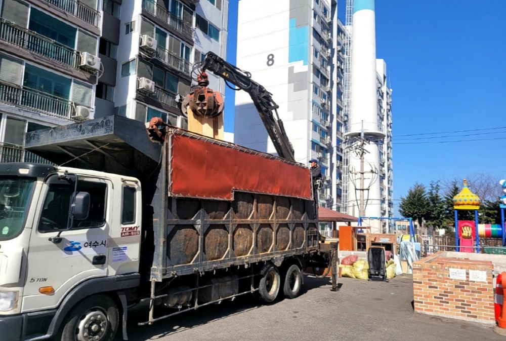 ▲ 대형폐기물 청소대행 사업