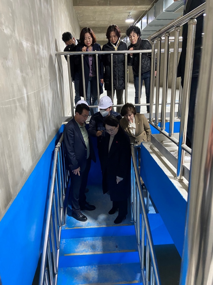 ▲ 경북 구미시와 울산광역시 완충저류시설을 견학한 여수시의원