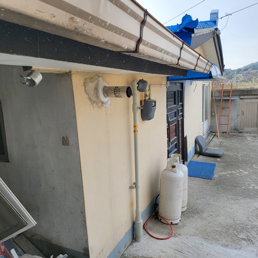 ▲ LPG보일러 배관, 계량기