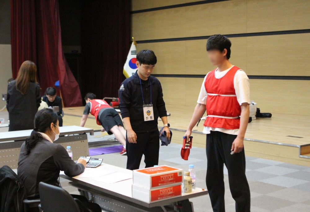 ▲ 악력 테스트