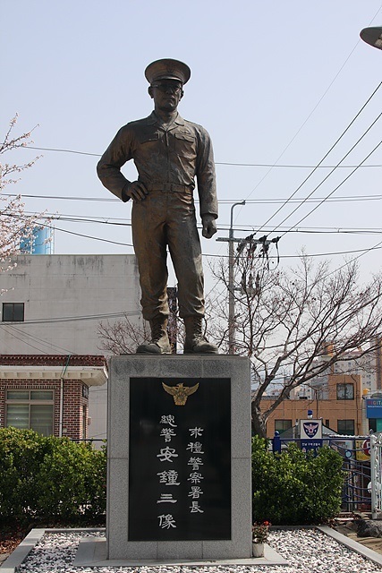 ▲ 구례경찰서 관내에 세워진 안종삼 서장의 동상 모습. 구례군민을 구한 의인이다 ⓒ 오문수