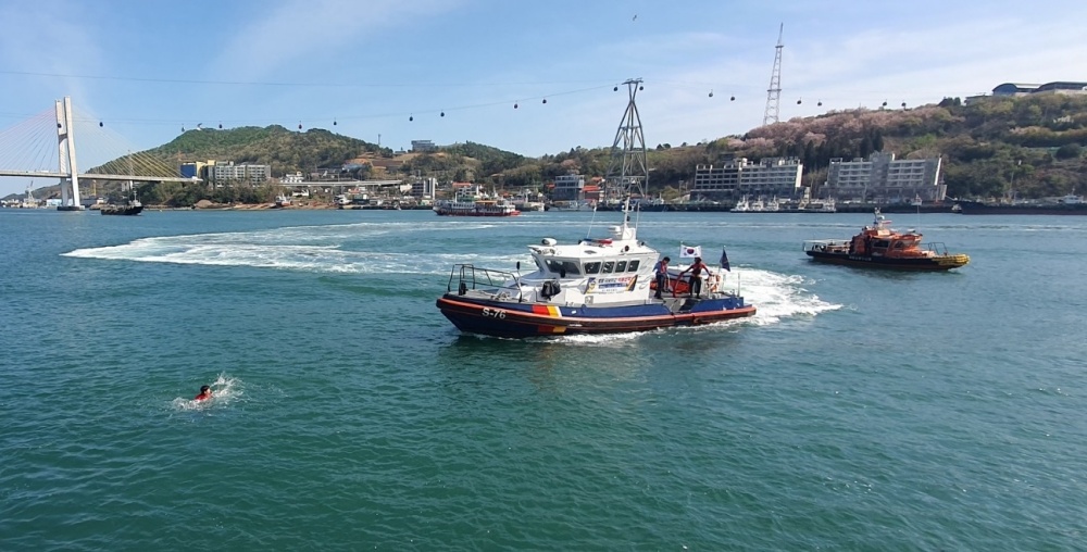 ▲ 여수해경 - 여수시청 합동 구조훈련