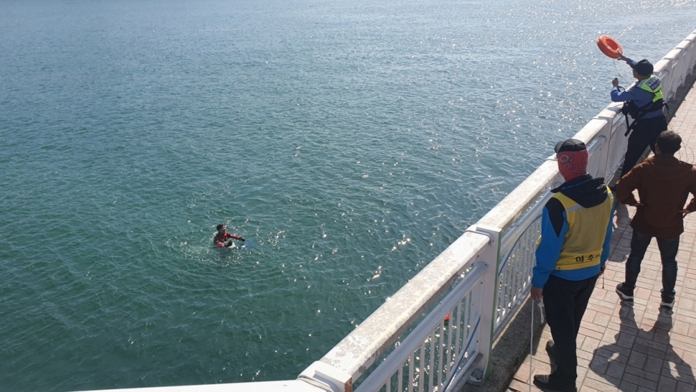 ▲ 여수해경 - 여수시청 합동 구조훈련