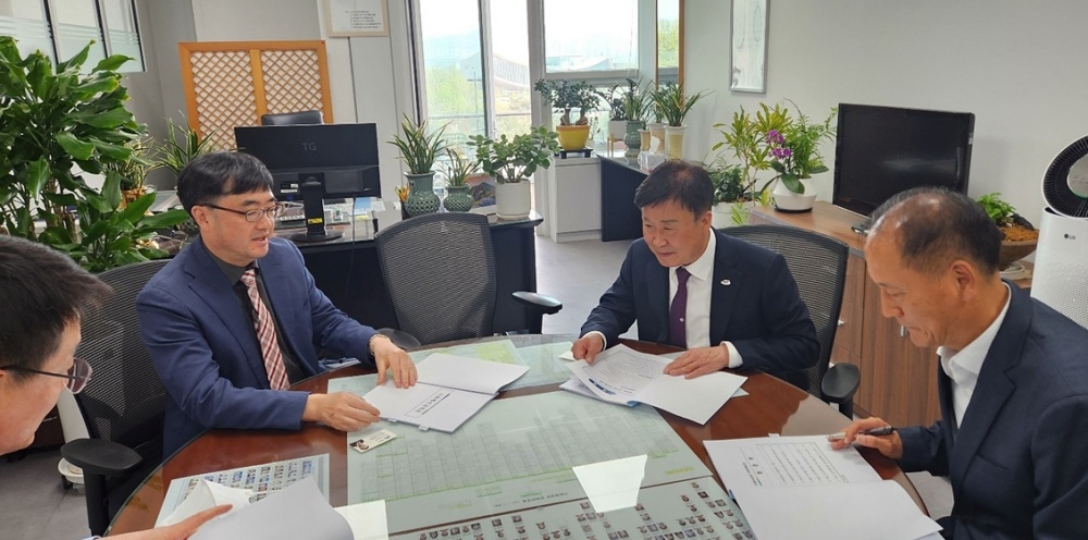 ▲ 기획재정부를 방문한 정기명 여수시장