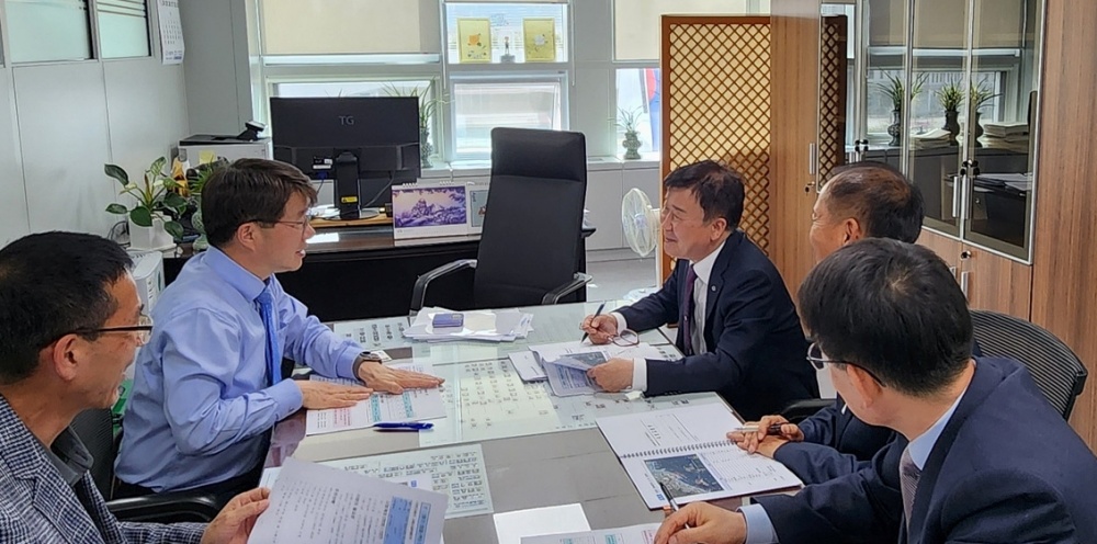 ▲ 기획재정부를 방문한 정기명 여수시장