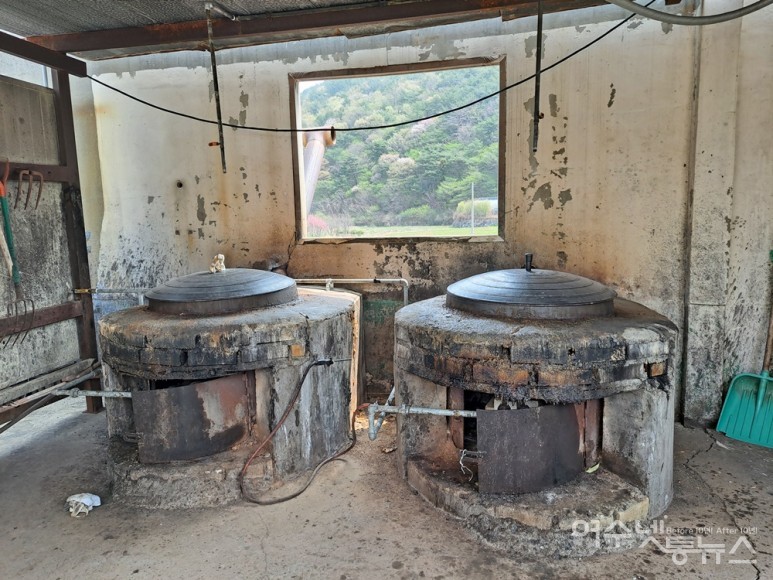 ▲대덕농원 가마솥에서 식당의 연륜이 묻어난다. 꼬리곰탕에 대한 참믿음이 가게 한다. ⓒ조찬현