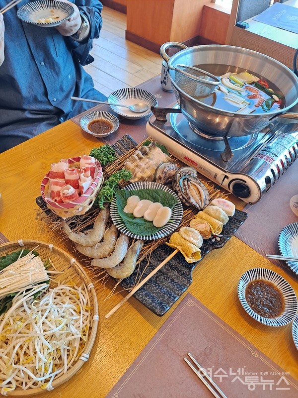 ▲샤브샤브용 쇠고기 차돌박이와 문어, 전복, 키조개 관자, 붕장어 등이다.  ⓒ조찬현