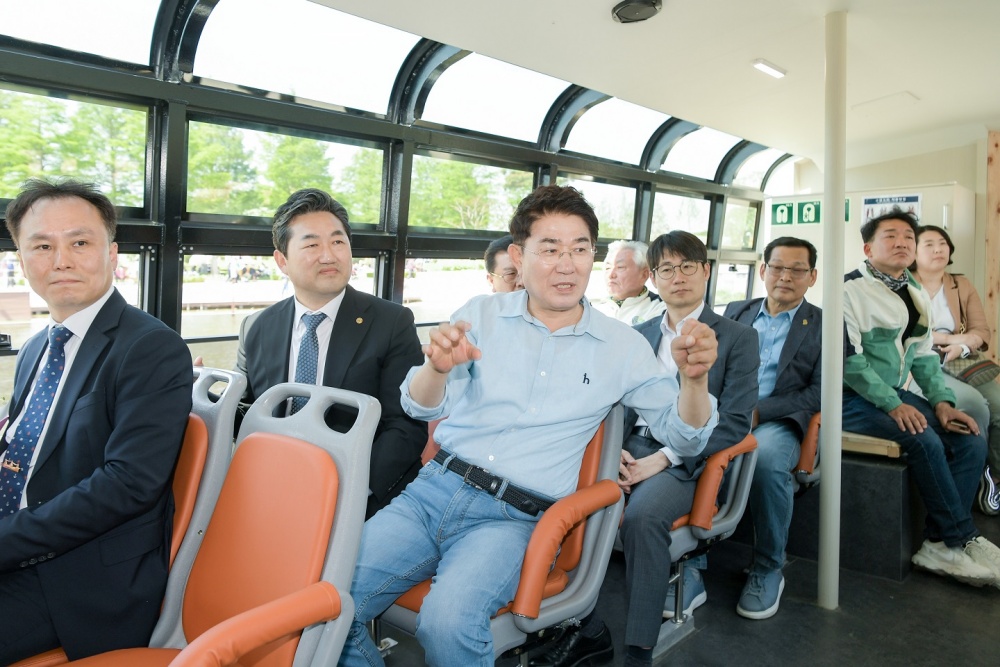 ▲ 정원드림호 노관규 순천시장과 주요 내빈