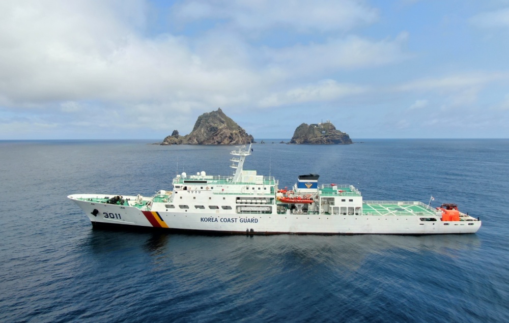 ▲ 독도 배경 해양경찰교육원 소속 바다로함