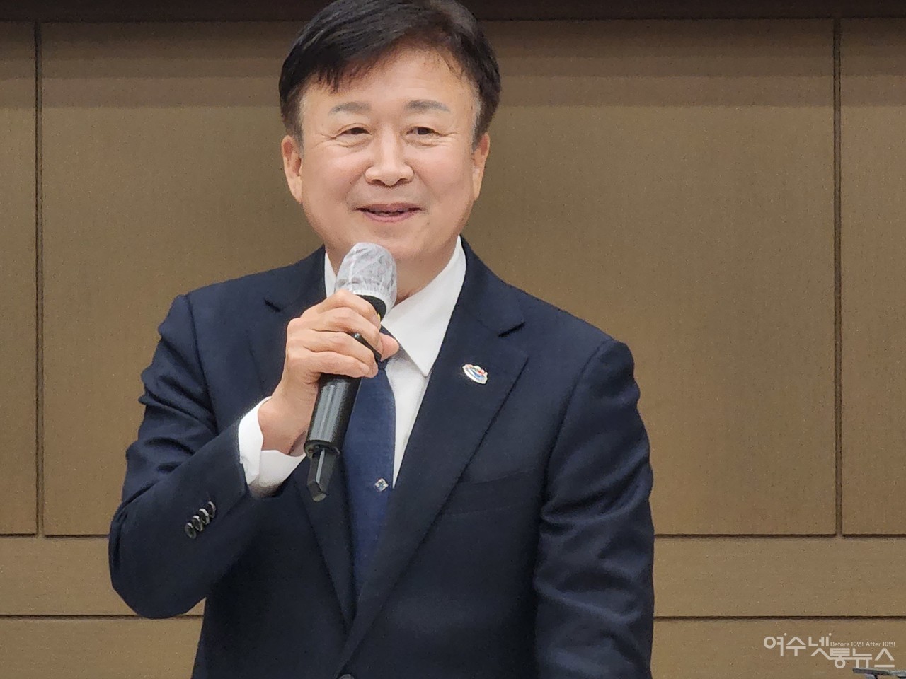 ▲ 2023년도 여수시장과의 열린대화'에서 정기명 시장이 인사말을 하고 있다 ⓒ심명남