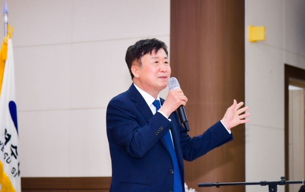 ▲ '2023년 시민과의 열린 대화’에서 발언하는 정기명 시장