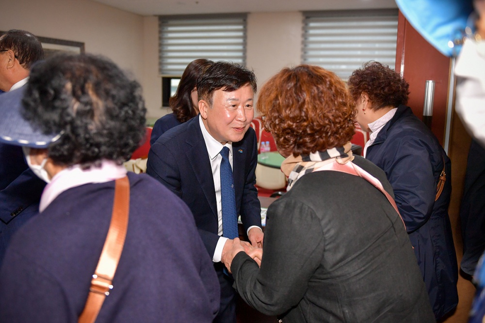 ▲  '2023년 시민과의 열린 대화’에서 발언하는 정기명 시장