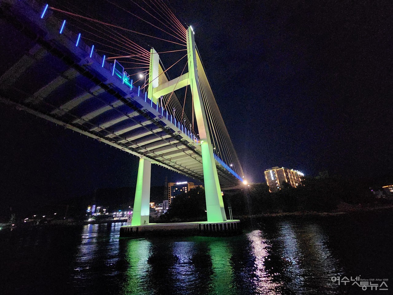 ▲ 마이다스 요트에서 본 거북선대교 모습 ⓒ심명남