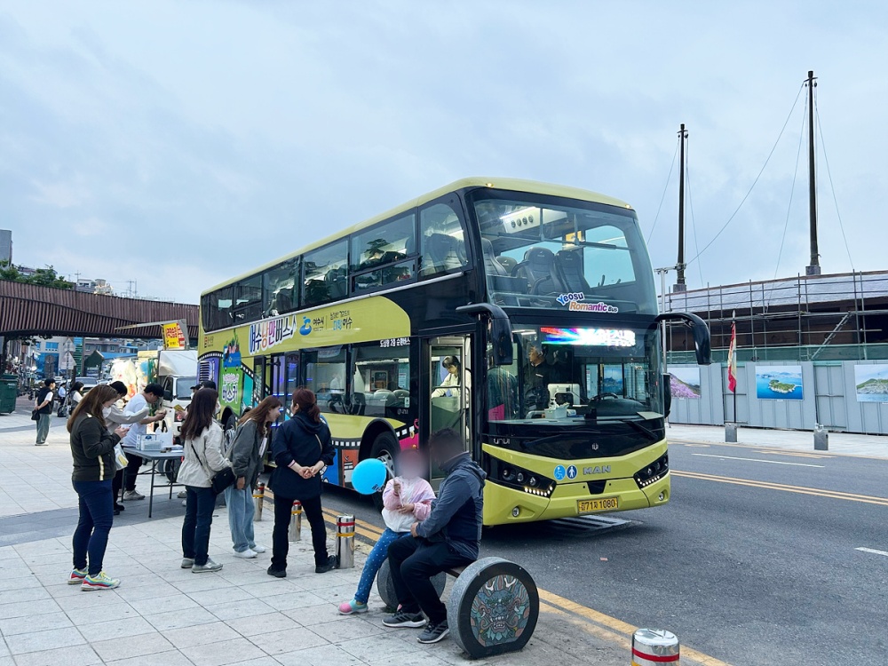 ▲ 여수낭만버스 야간테마코스 ‘시간을 달리는 버스커’ 운앵