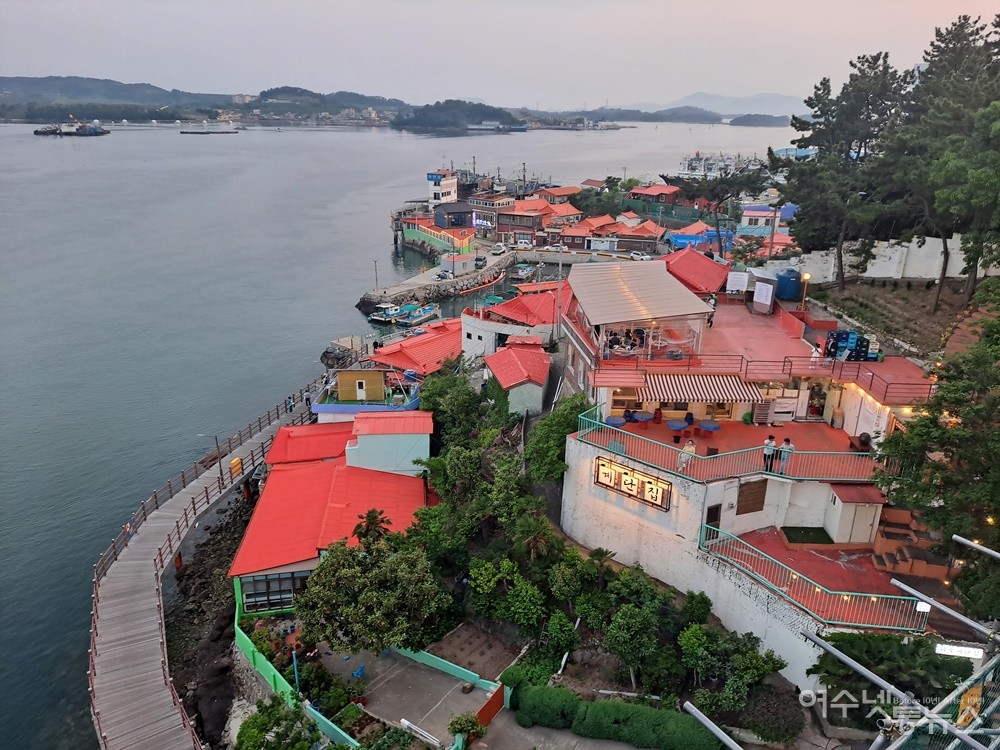 ▲여수 남산동 당머리 마을 풍경에서 크로아티아 자그레브 모습이 언뜻 보인다.  ⓒ조찬현