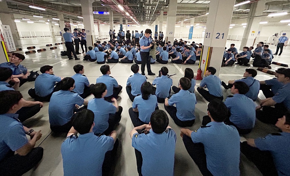 ▲ 공습 대비 대피훈련