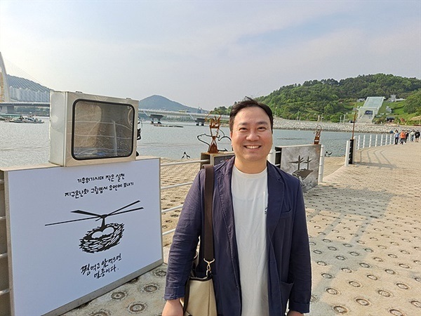 ▲2023년 1학기부터 전남대학교 글로벌교육원에 교양과목인 '여수바다 여행놀이'를 개설한 신임수 교수 모습ⓒ 오문수