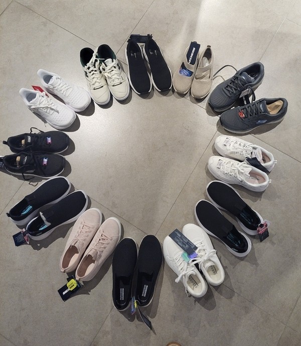 ▲여수시장애인종합복지관이 선물한 운동화